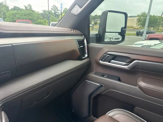 Used 2024 White GMC Denali image 26