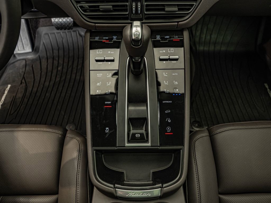 Certified Used 2025 Jet Black Metallic Porsche  image 33