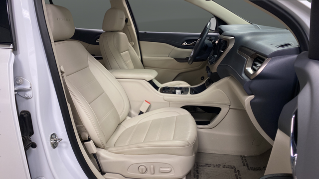 Used 2023 White Frost Tricoat GMC Denali image 25