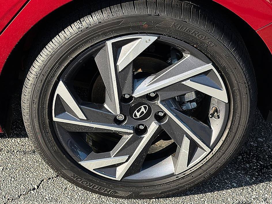 Used 2025 Ultimate Red Hyundai Limited image 7