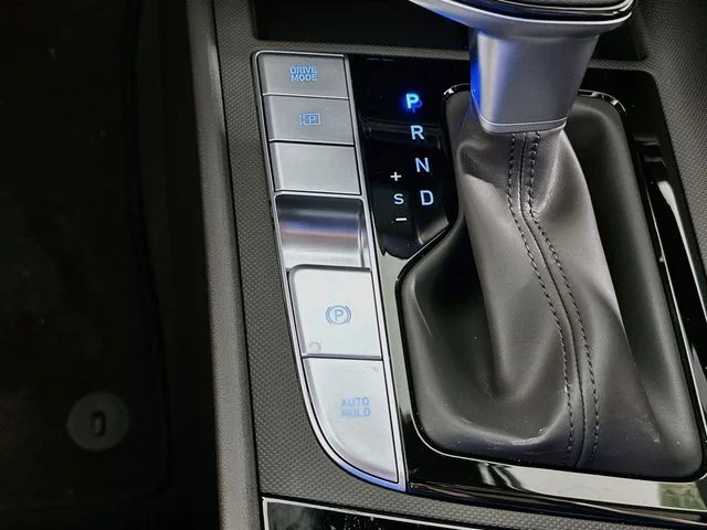 New 2026 Hyundai ELANTRA Limited
