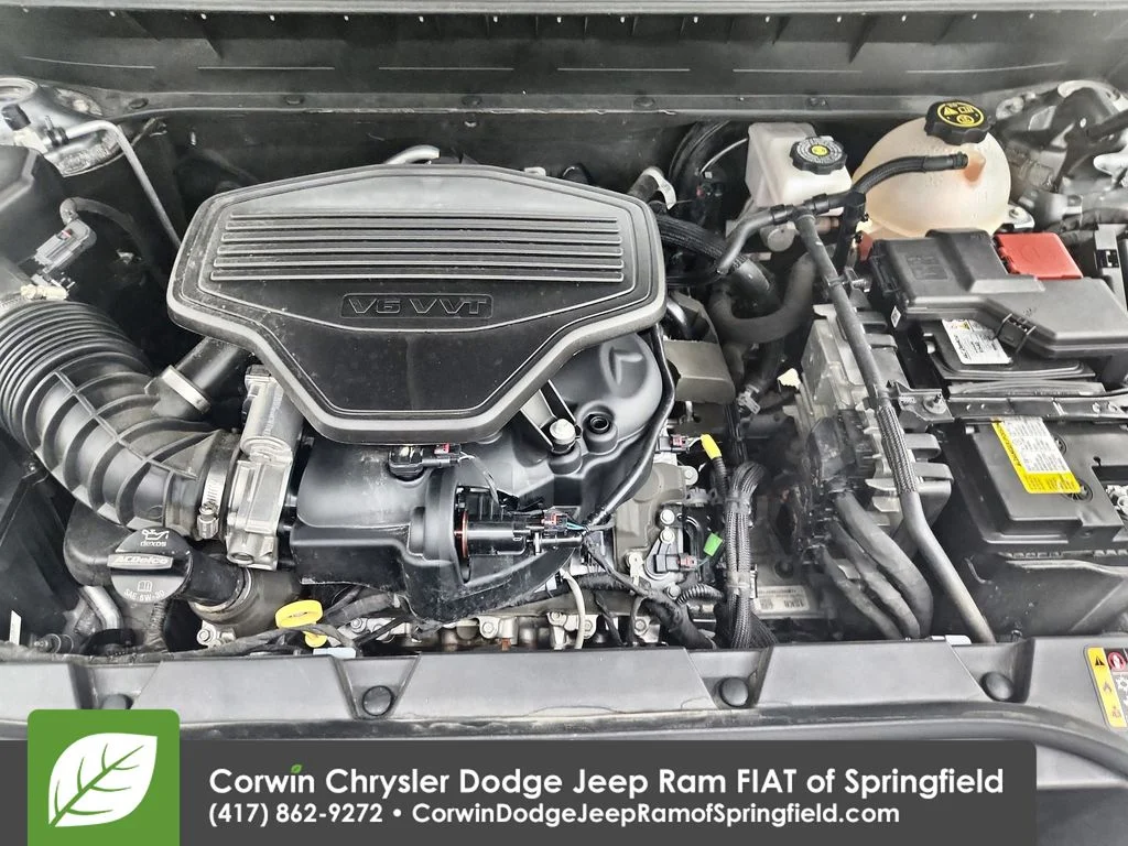 Used 2023 Silver GMC Denali image 35