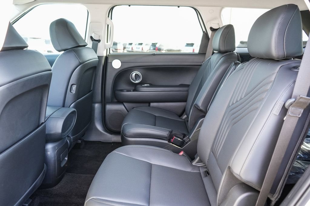 New 2026 White Hyundai SEL Premium image 19