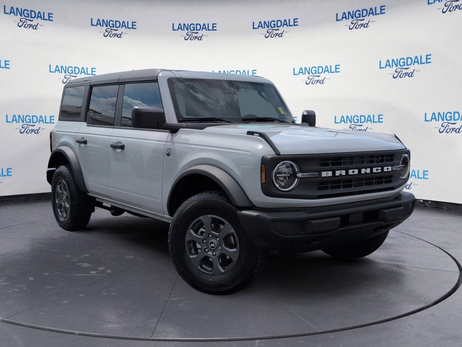 New 2026 Avalanche Gray Ford Big Bend image 2