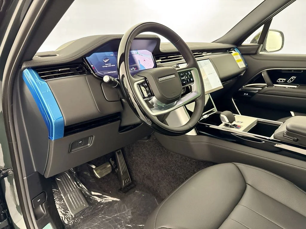 New 2026 Belgravia Green Land Rover SE image 9