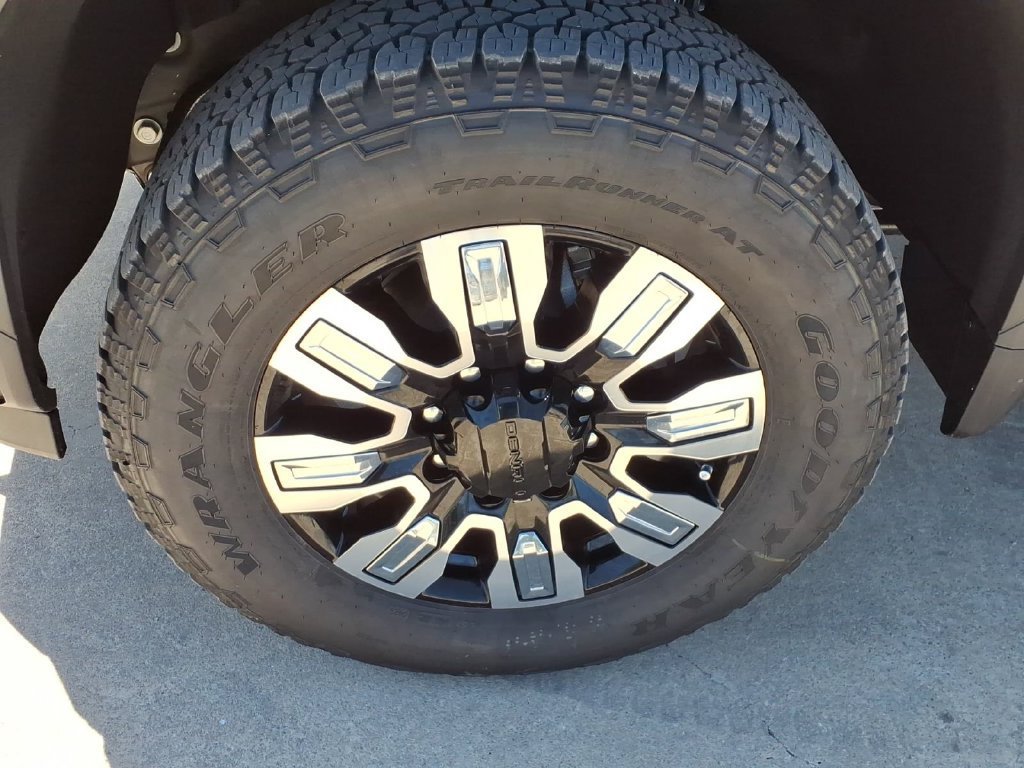 2026 GMC Sierra 2500HD Denali - Photo 9