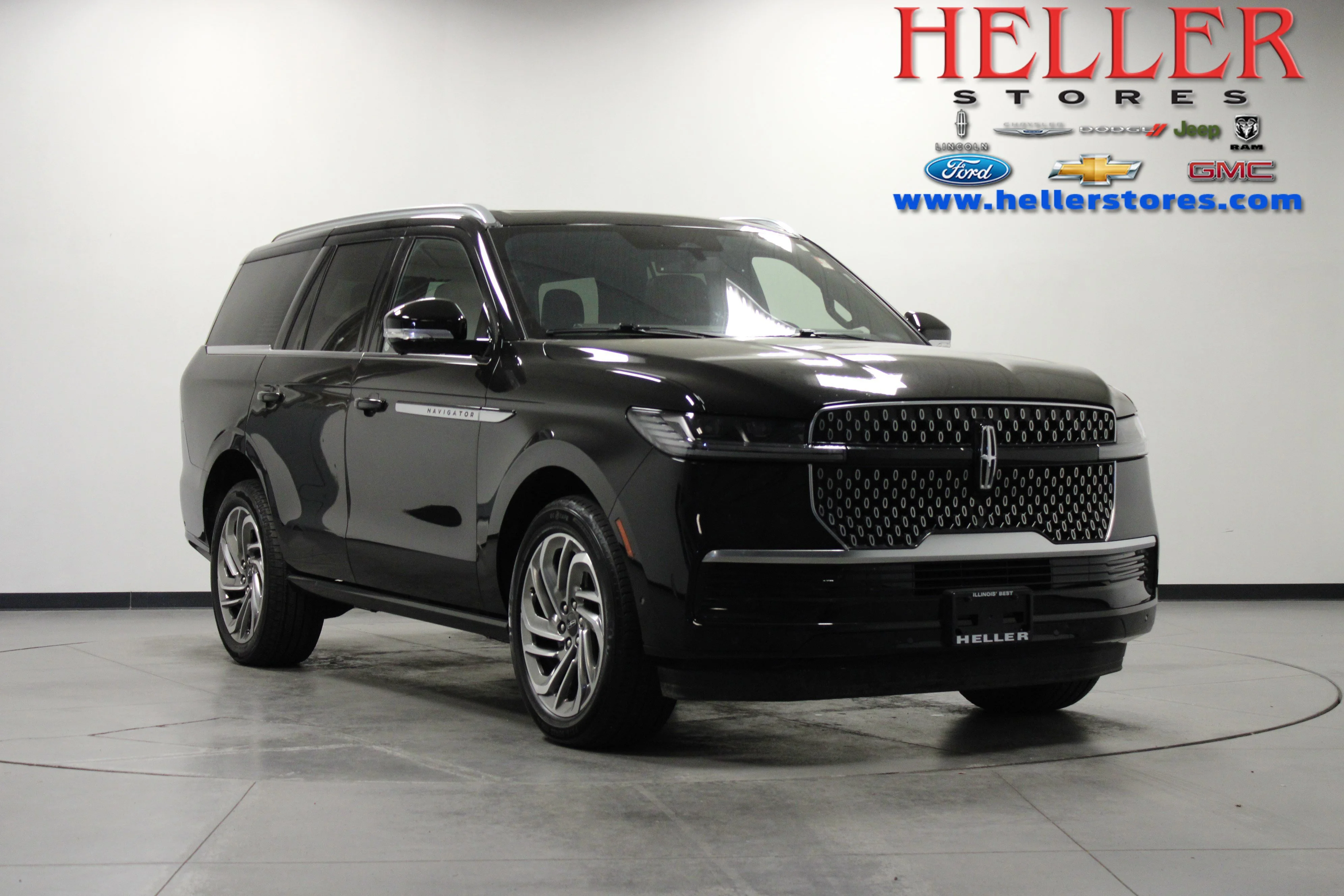 Used 2025 Infinite Black Metallic Clearcoat Lincoln Reserve image 1