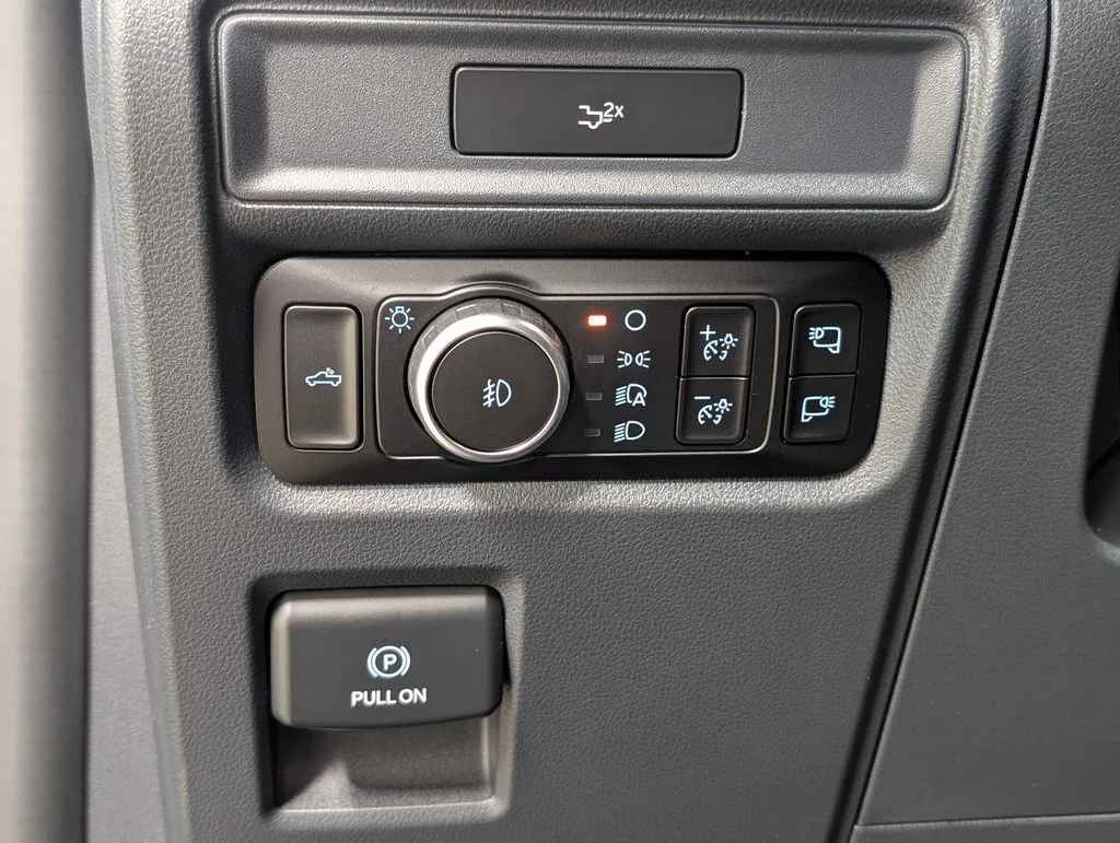 New 2026 Avalanche Ford XLT image 13