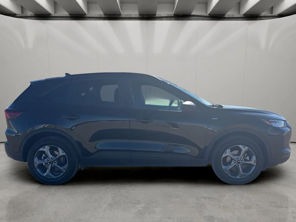 Used 2025 Agate Black Metallic Ford ST-Line image 6
