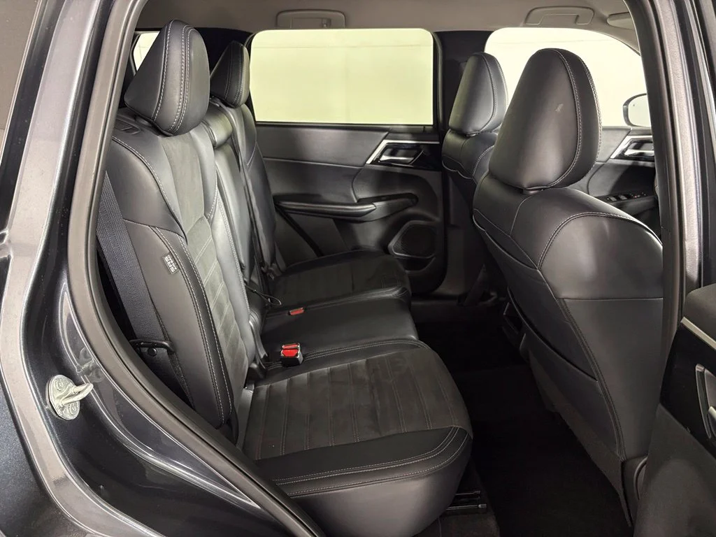 Used 2024 Gray Mitsubishi SE image 38