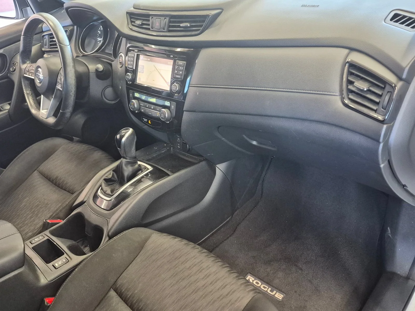 Used 2017 Glacier White Nissan SV image 21