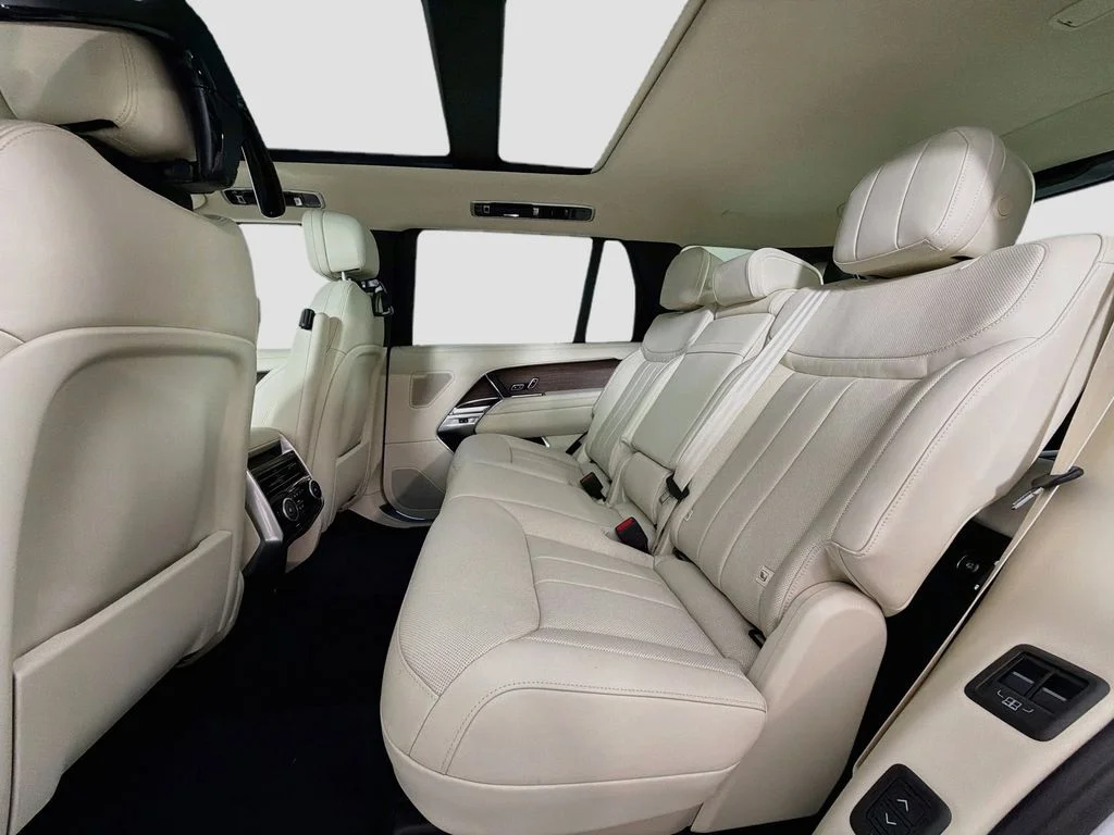 New 2027 Fuji White Land Rover SE image 26