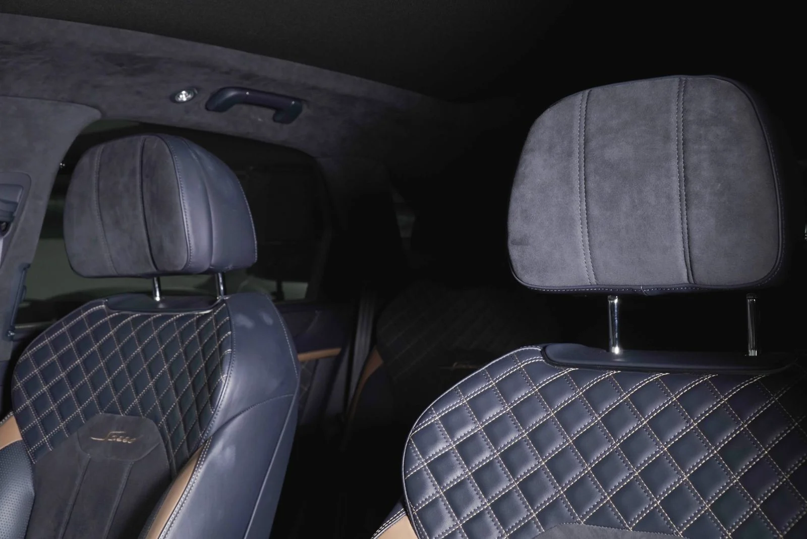 Used 2022  Bentley  image 18
