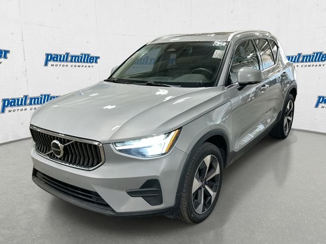 2025 Volvo XC40 B5 Core Bright AWD's photo