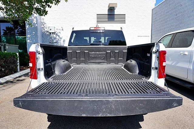 Used 2025 White Ram Big Horn/Lone Star image 13