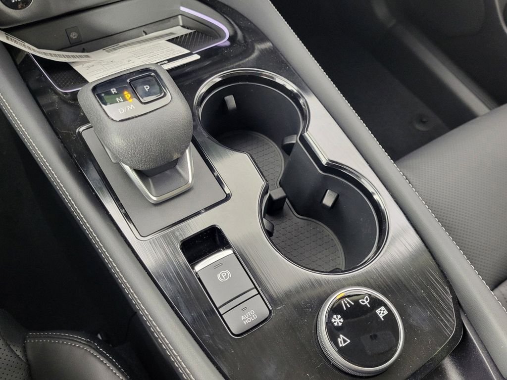 2025 Nissan Rogue Platinum - Photo 8