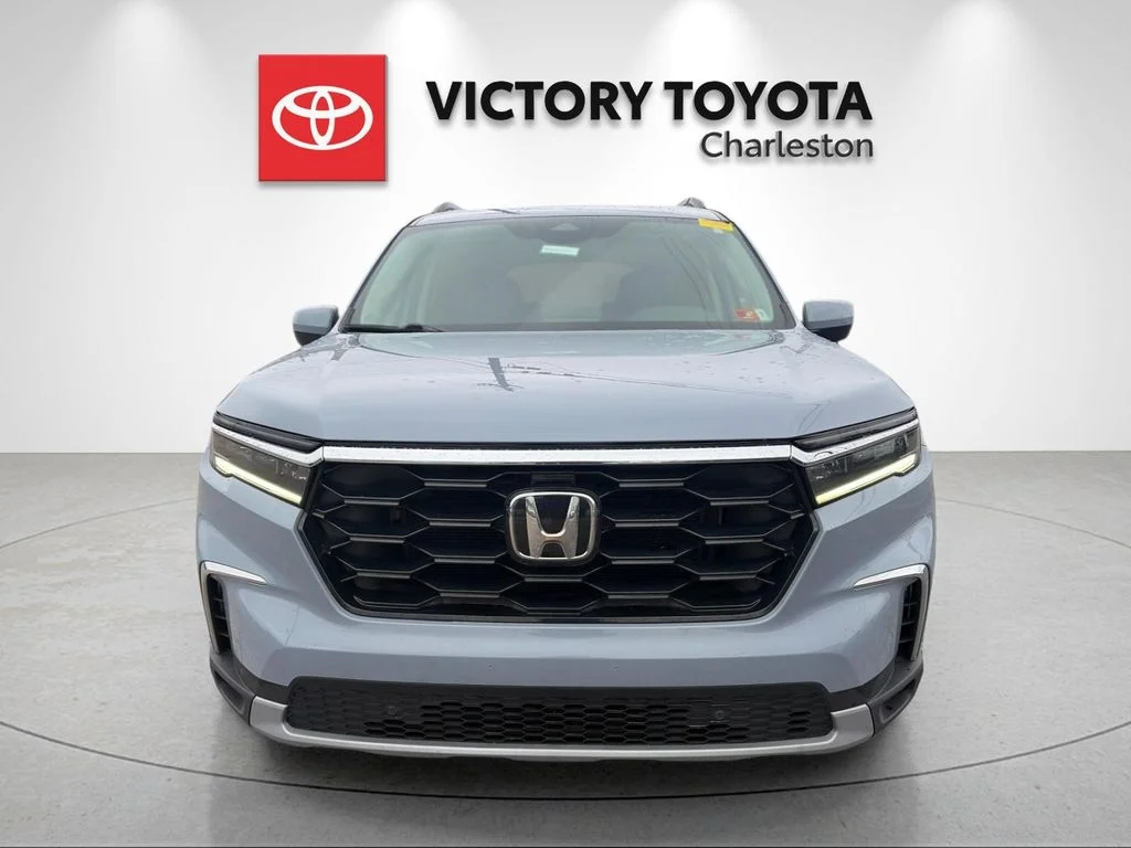 Used 2023  Honda Touring image 8
