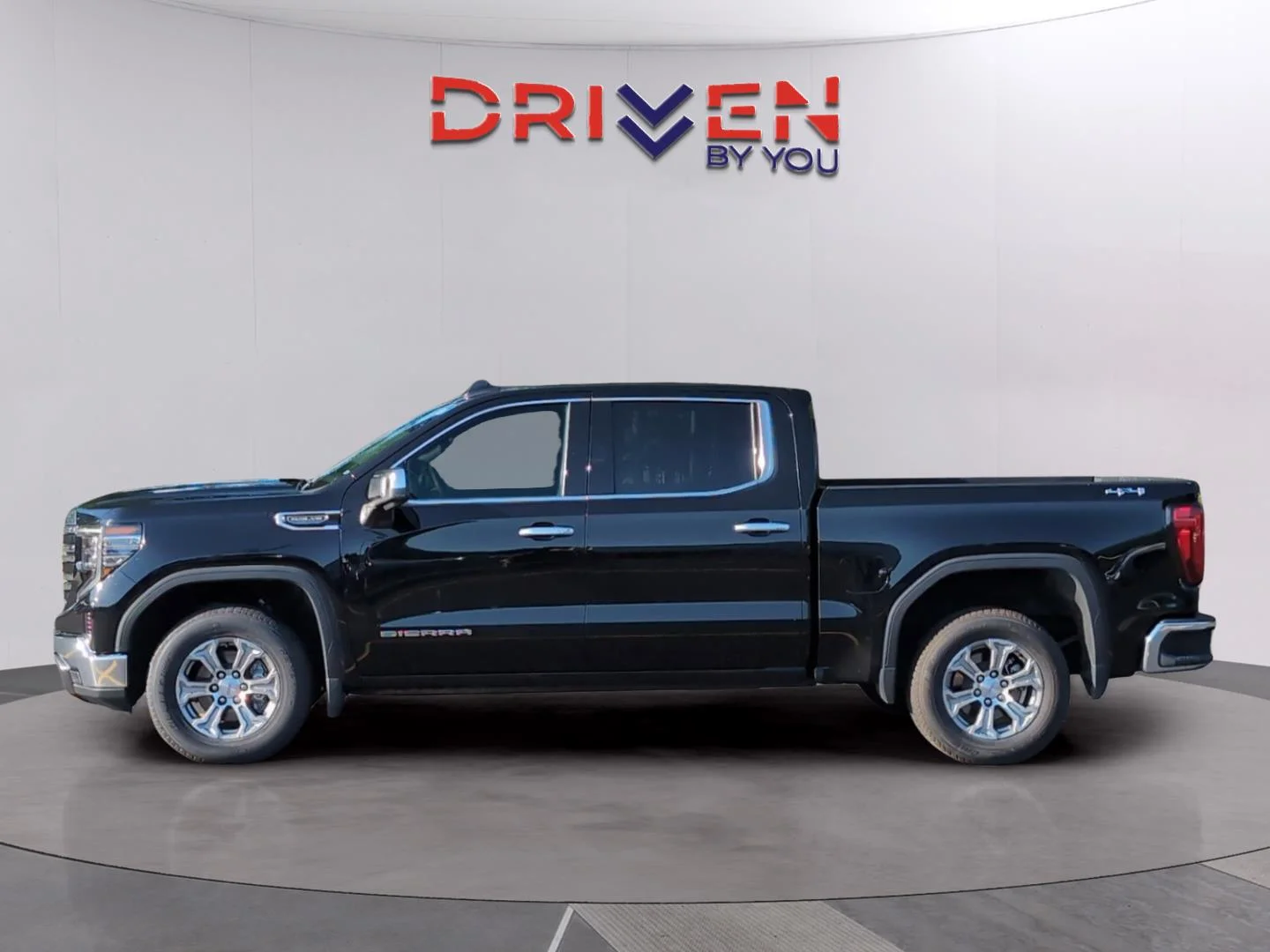 Used 2024 Onyx Black GMC SLT image 2