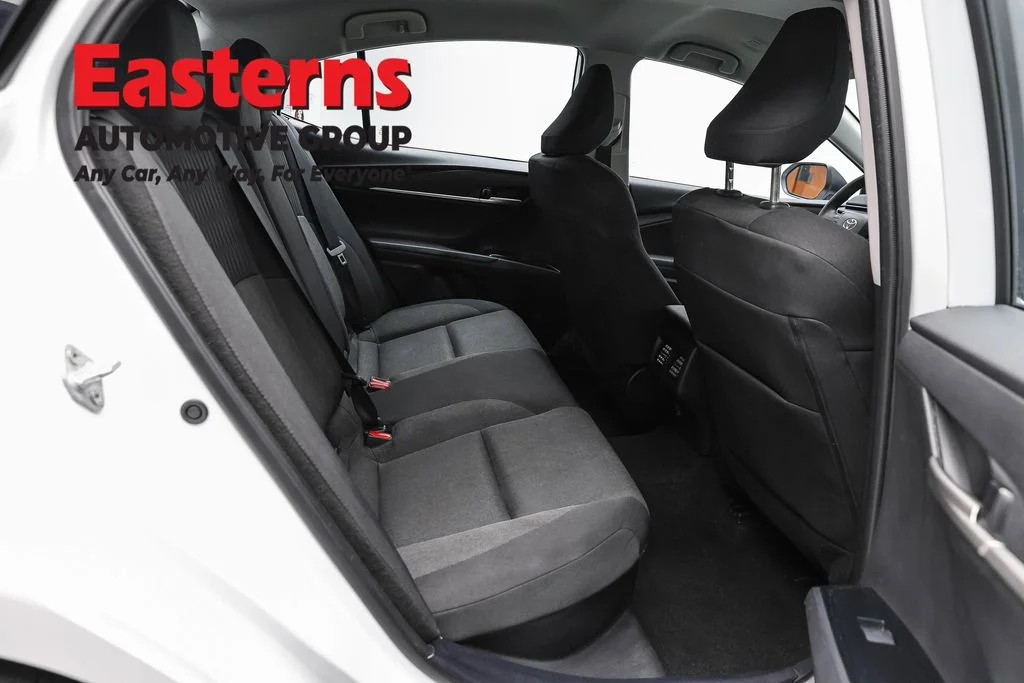 Used 2025 White Toyota LE image 22