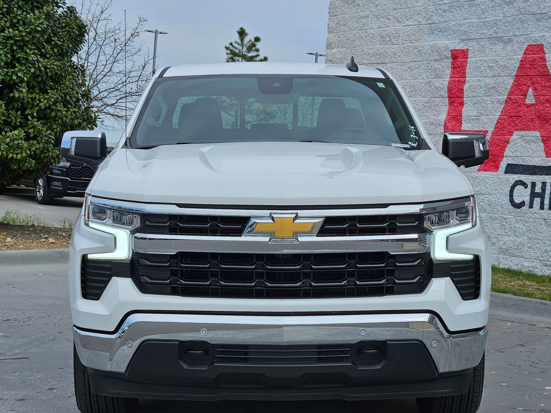 Used 2025 Chevrolet Silverado 1500 LT with VIN 2GCUKDEDXS1161168 for sale in Little Rock