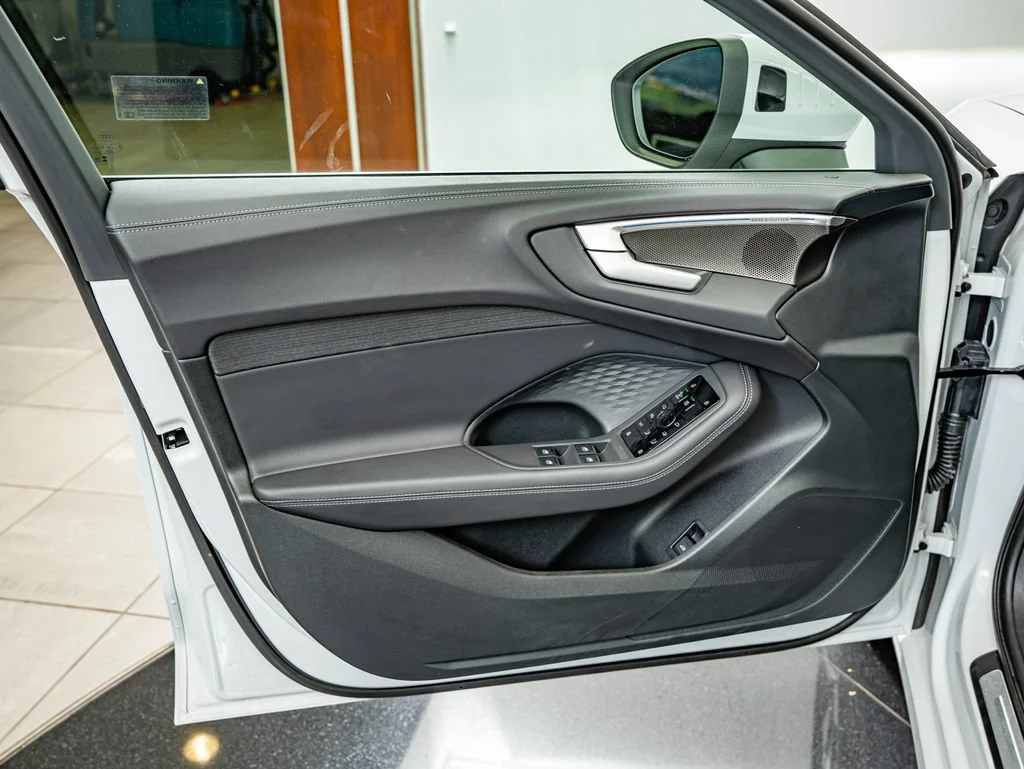 Used 2025 Glacier White Audi 2.0T Premium Plus image 18