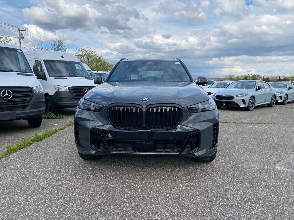 New 2026 Dravit Grey Metallic BMW xDrive40i image 2