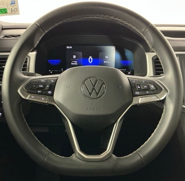 Used 2022 Black Volkswagen 2.0T SE image 15
