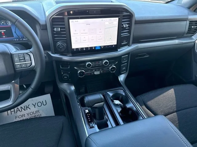 Used 2025 Oxford White Ford XLT image 22