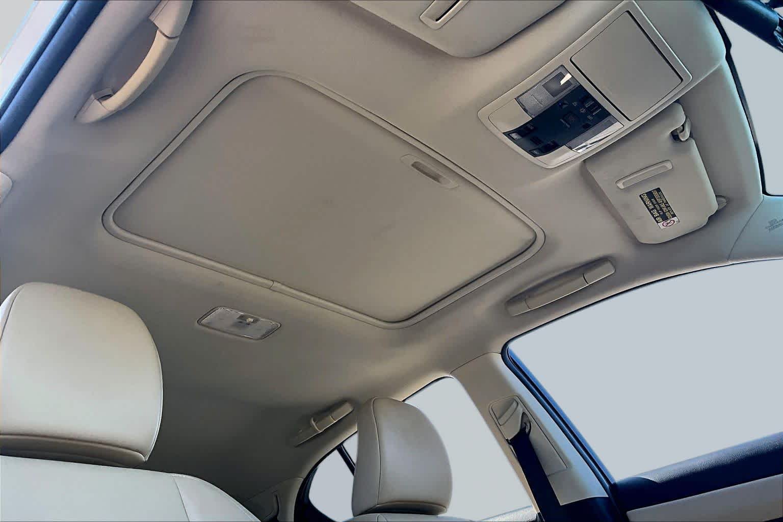 Used 2014 Silver Lining Metallic Lexus Hybrid image 13