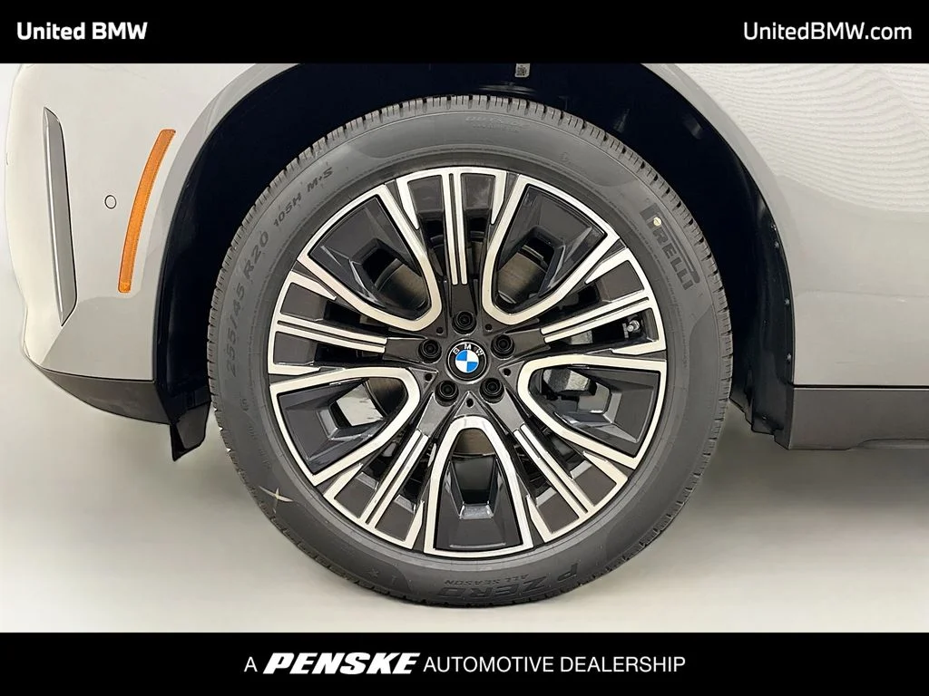 New 2026 Skyscraper Grey Metallic BMW 30 xDrive image 2