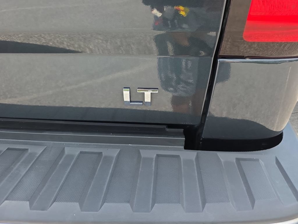 Used 2017 GRAPHITE METALLIC Chevrolet LT image 7