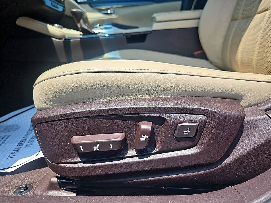 Used 2017 Atomic Silver Lexus ES 350 image 14