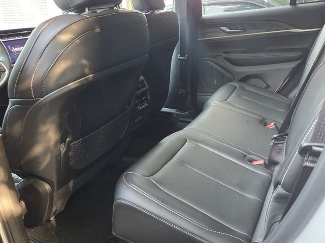 Used 2025 Silver Jeep Limited image 4