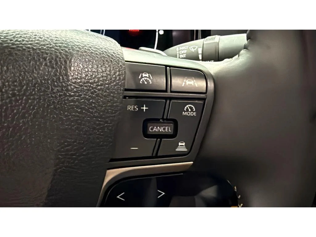 Used 2025 Ice Cap Toyota SE FWD 1 OWNER image 20