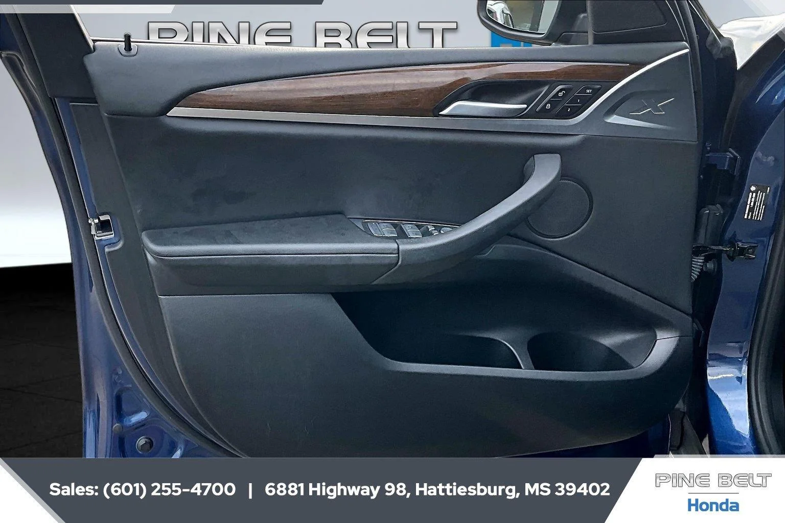 Used 2024 Phytonic Blue Metallic BMW sDrive30i image 17
