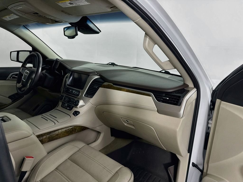 Used 2016 White GMC Denali image 32