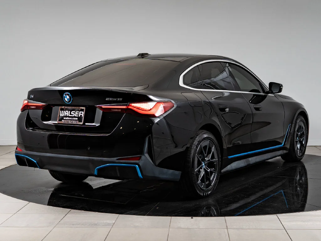 Used 2023 Jet Black BMW eDrive35 image 10