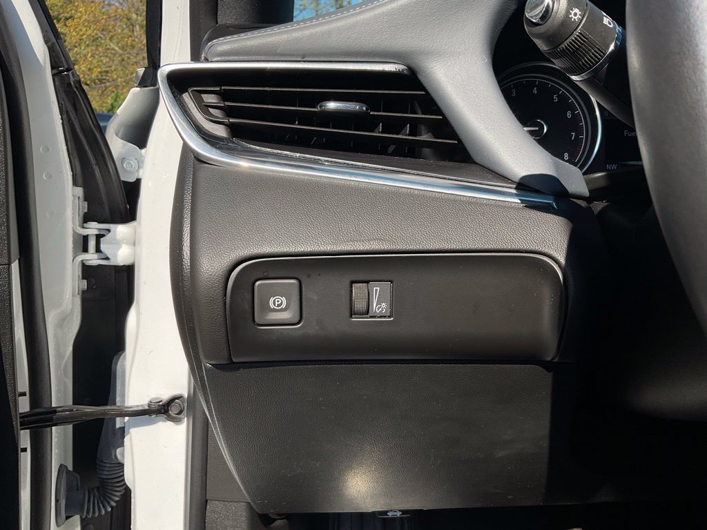 Used 2023 White Buick Essence image 13
