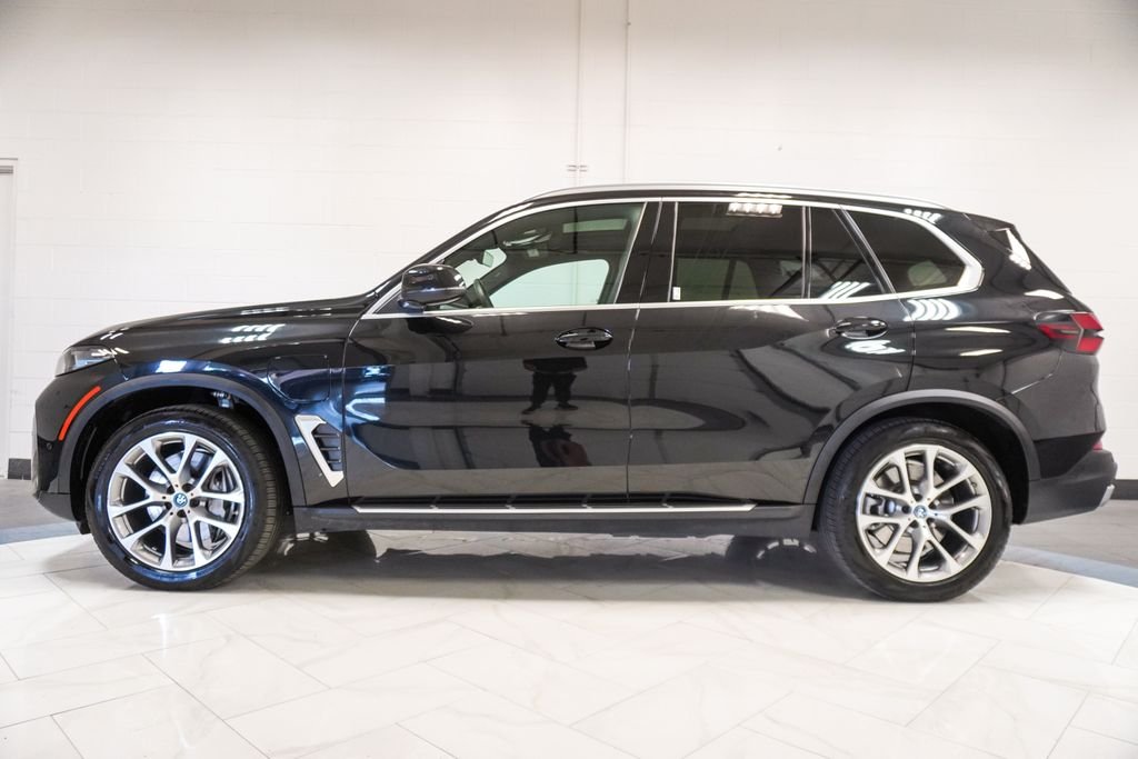 Used 2025 Black BMW xDrive50e image 34