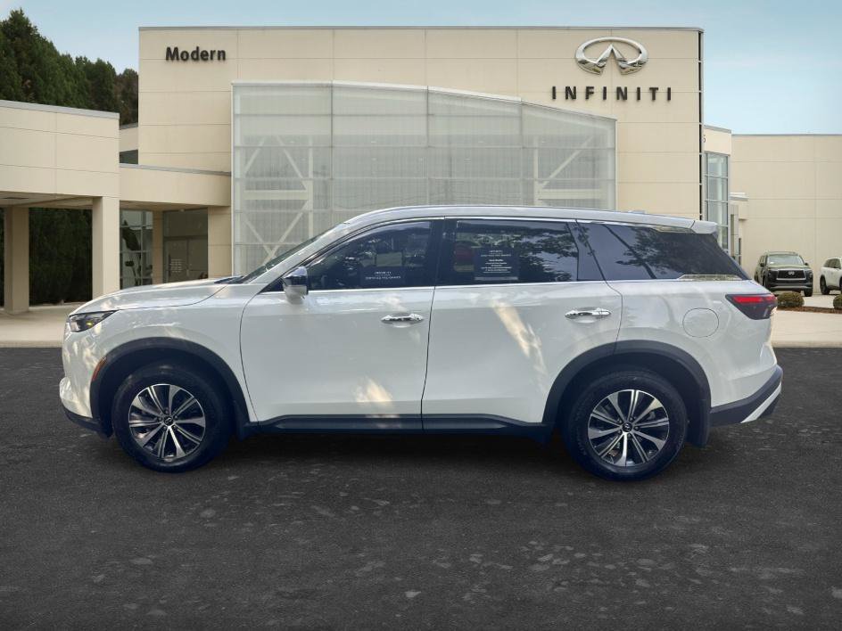 Certified Used 2024 Glacier White INFINITI PURE image 7
