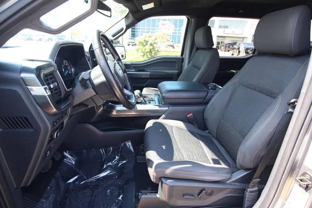 Used 2023  Ford XLT image 6