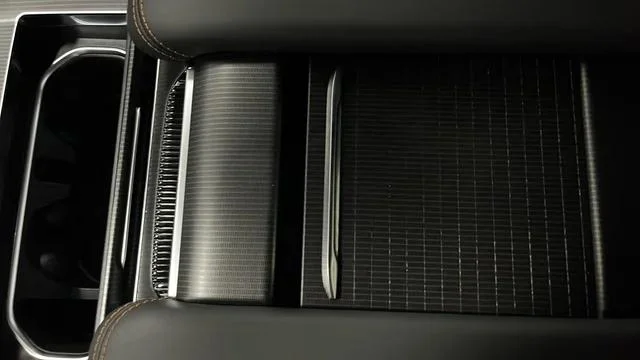 New 2026 High Gloss Black Exterior Paint Jeep Grand Wagoneer image 40