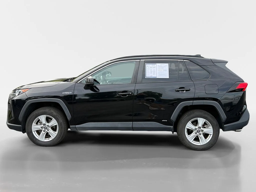 Used 2021 Midnight Black Metallic Toyota LE image 7