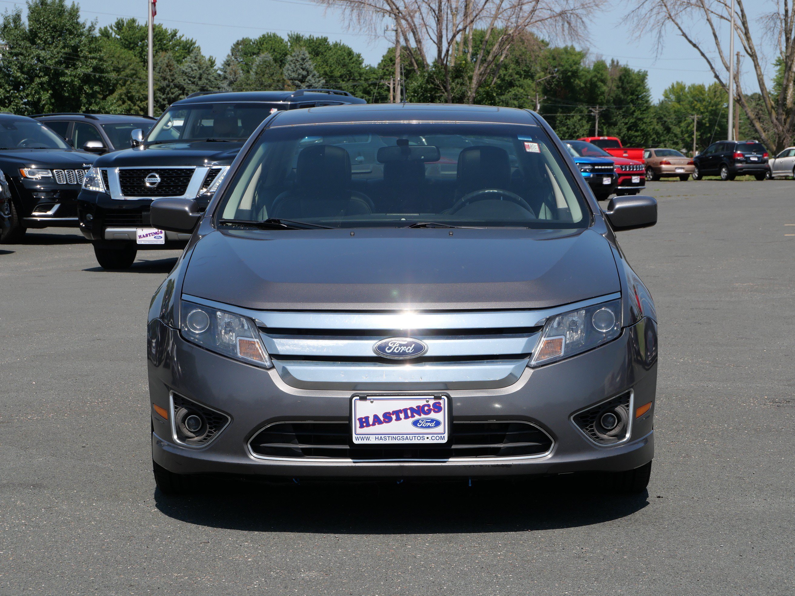 Used 2010 Gray Ford SEL image 8