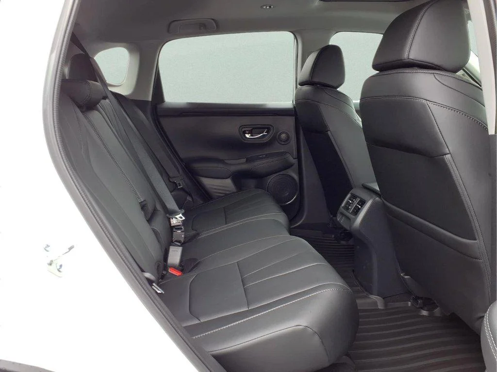 New 2026 Platinum White Pearl Acura FWD image 12