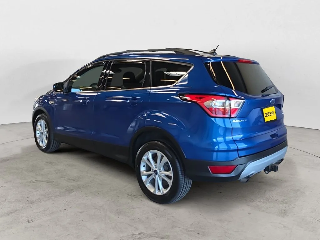Used 2018 Blue Ford SE image 11