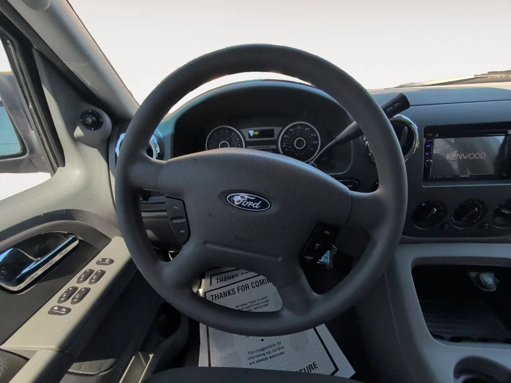 Used 2005 White Ford XLT image 12