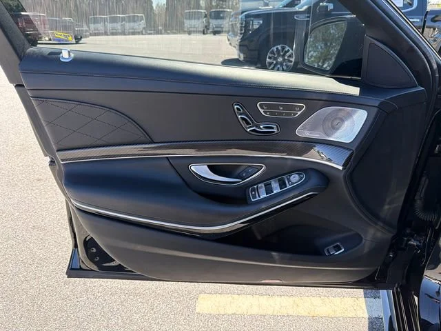 Used 2017 Black Mercedes-Benz 4MATIC® image 10