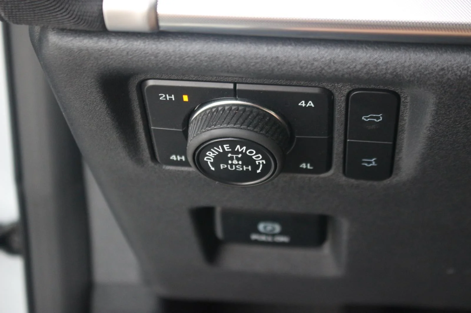 Used 2025 White Ford Tremor image 36