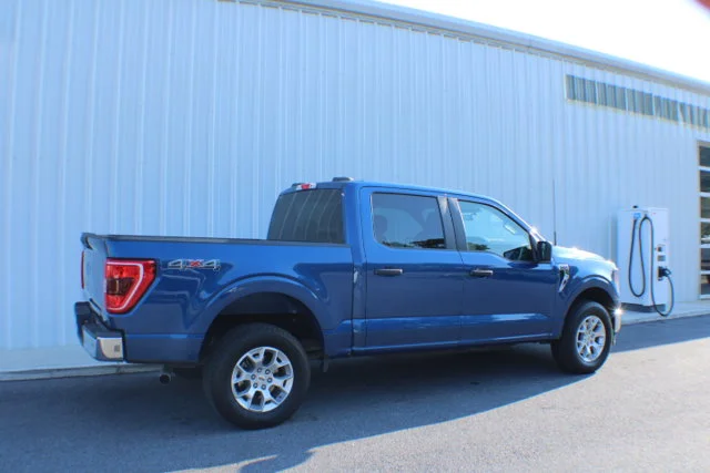 Used 2023  Ford XLT image 2